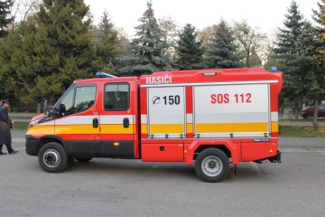 Podpredseda vlády SR a minister vnútra Robert Kaliňák daroval DHZ v Trebišove nové hasičské auto