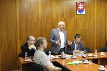 Pracovné rokovanie starostov obcí a podnikateľov z okresu Trebišov so zástupcami MF SR