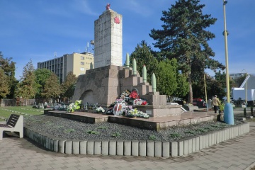 Revitalizácia Pamätníka červenej armády na cintoríne v Trebišove