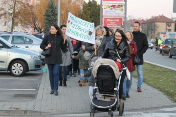 Deti z trebišovských materských škôl oslávili svoj deň Pochodom pre zdravie