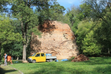 Hrad Parič – stabilizácia torza