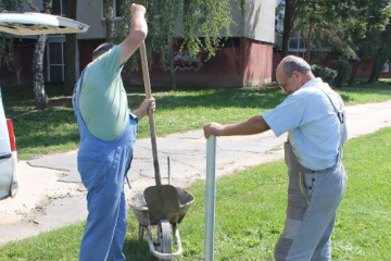 Mesto navýšilo počet košov na psie exkrementy