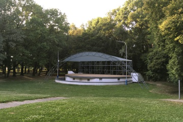 Predstavenie projektov - obnova amfiteátra, rekonštrukcia krytej plavárne
