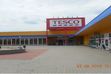 Krádež tovaru v hypermarkete Tesco