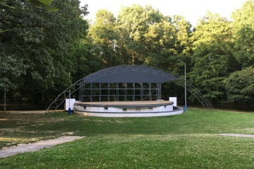 Projekty - Obnova amfiteátra a rekonštrukcia krytej plavárne