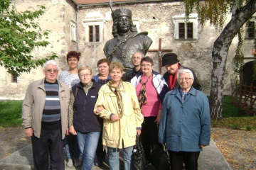 Exkurzia členov Klubu kresťanských seniorov do historických častí južného Zemplína