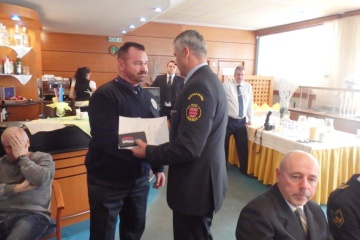 Príslušník Mestskej polície Trebišov bol ocenený za záchranu ľudského života