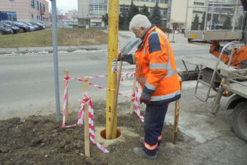 Nový stĺp verejného osvetlenia osadený na sídl. Sever