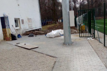 Mesto Trebišov ukončilo práce na chodníku v areáli FŠ Slavoj