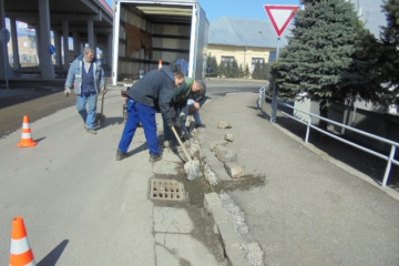 Oprava poškodenej komunikácie a obrubníkov na Ul. M. R. Štefánika