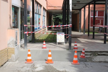 Stavebná skupina mesta opravila chodník na Berehovskej ulici