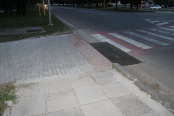 Mesto vytvorilo bezbariérový prístup na chodník na Ul. M. R. Štefánika (oproti budove OÚ)