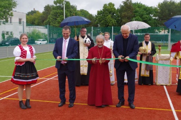 Posvätenie a otvorenie novovybudovaného multifunkčného ihriska v areáli CSOŠ sv. Jozafáta