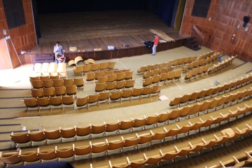 Mesto začalo s modernizáciou Mestského kina Slávia/ divadelnej sály