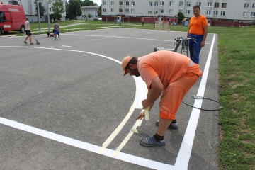 Už niekoľko týždňov trebišovská mládež využíva obnovené športové ihriská