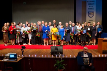 Osobnosti mesta Trebišov si prevzali ocenenia počas galaprogramu