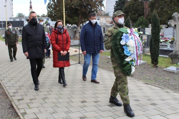 76. výročie oslobodenia mesta Trebišov - pietny akt kladenia vencov