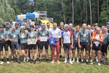 Pelotón „Na bicykli deťom“ dorazil aj do Trebišova