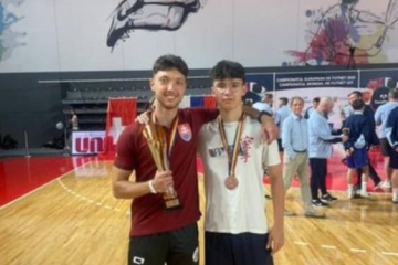 Trebišovčan Daniel Novák s dvoma bronzovými medailami z Majstrovstiev sveta v nohejbale