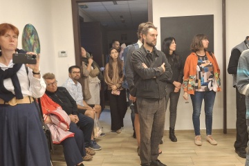 Vernisáž výstavy SITU_A(c)TION v Koniareň gallery