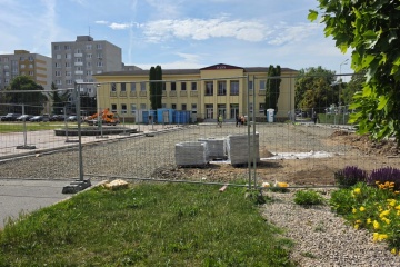 Revitalizácia Námestia Štefana Boleslava Romana napreduje