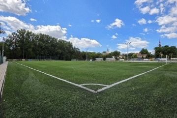 Futbalové ihrisko s umelou trávou prešlo revitalizáciou