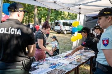 Polícia deťom v mestskom parku_DMT 2026