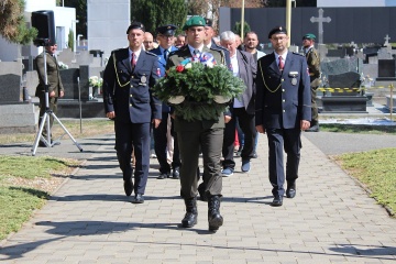 Pietny akt kladenia vencov pri príležitosti 82. výročia Slovenského národného povstania