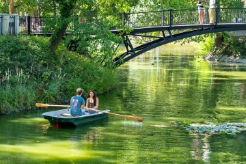 Sobotňajšia atmosféra v mestskom parku – DMTV 2026